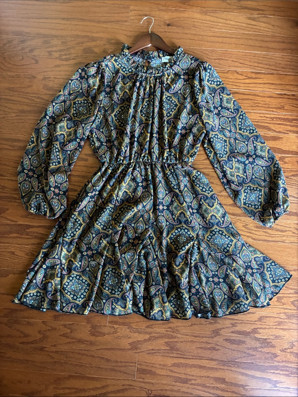Haptics Long Sleeve Paisley Print Smocked Waist Dress - M